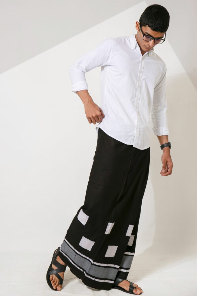 Grey & Black Pattern Printed Sarong
