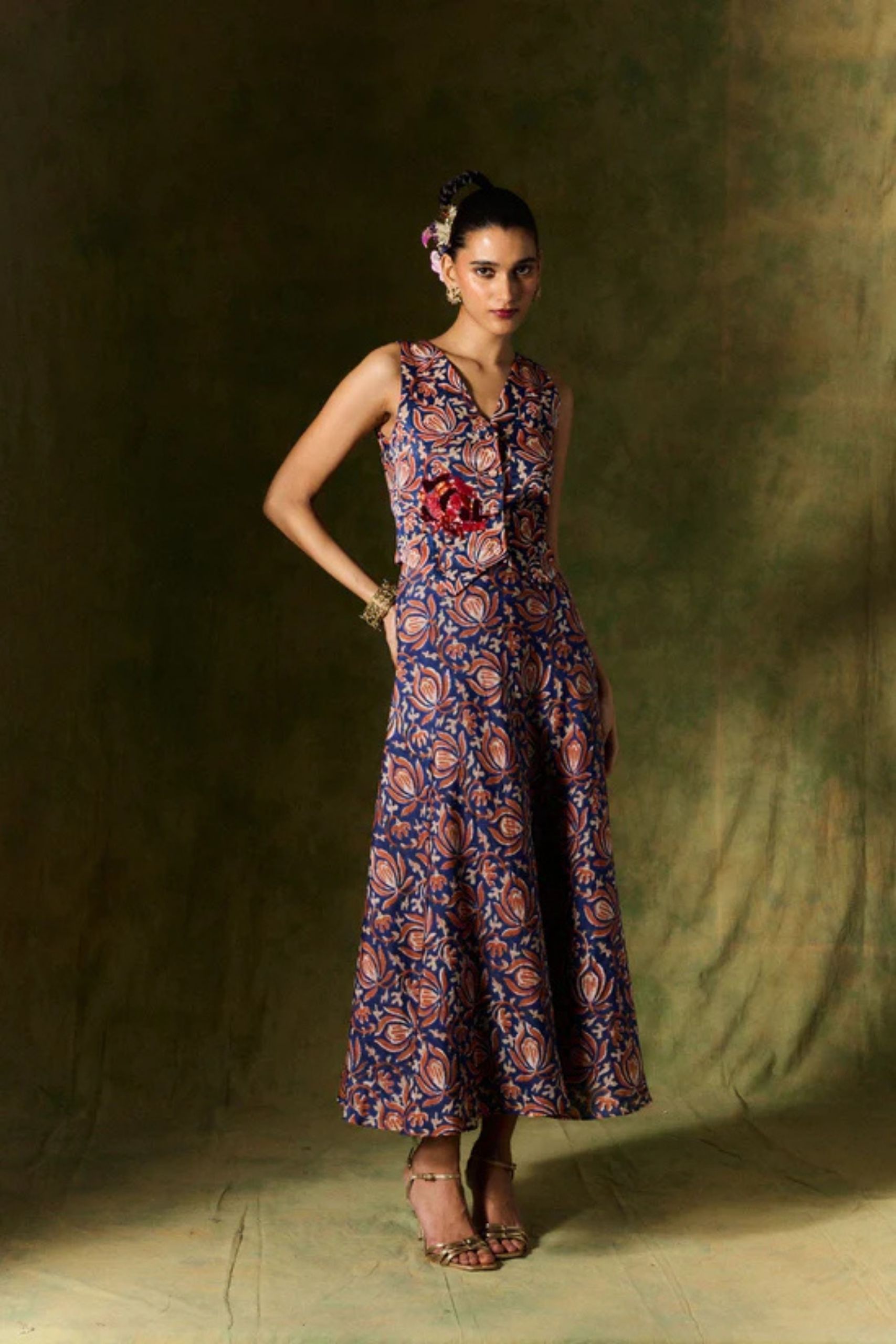 Inaaya Waistcoat & Silk Skirt Set - Image 4