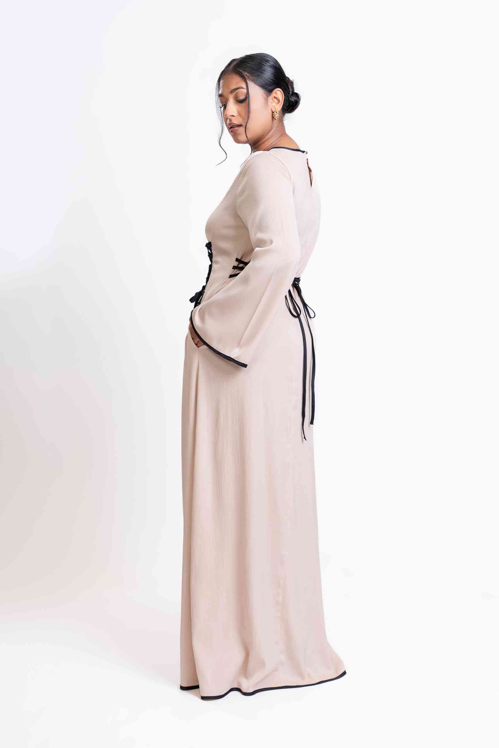 Cream And Black Detail Front Lace Dress - Image 6