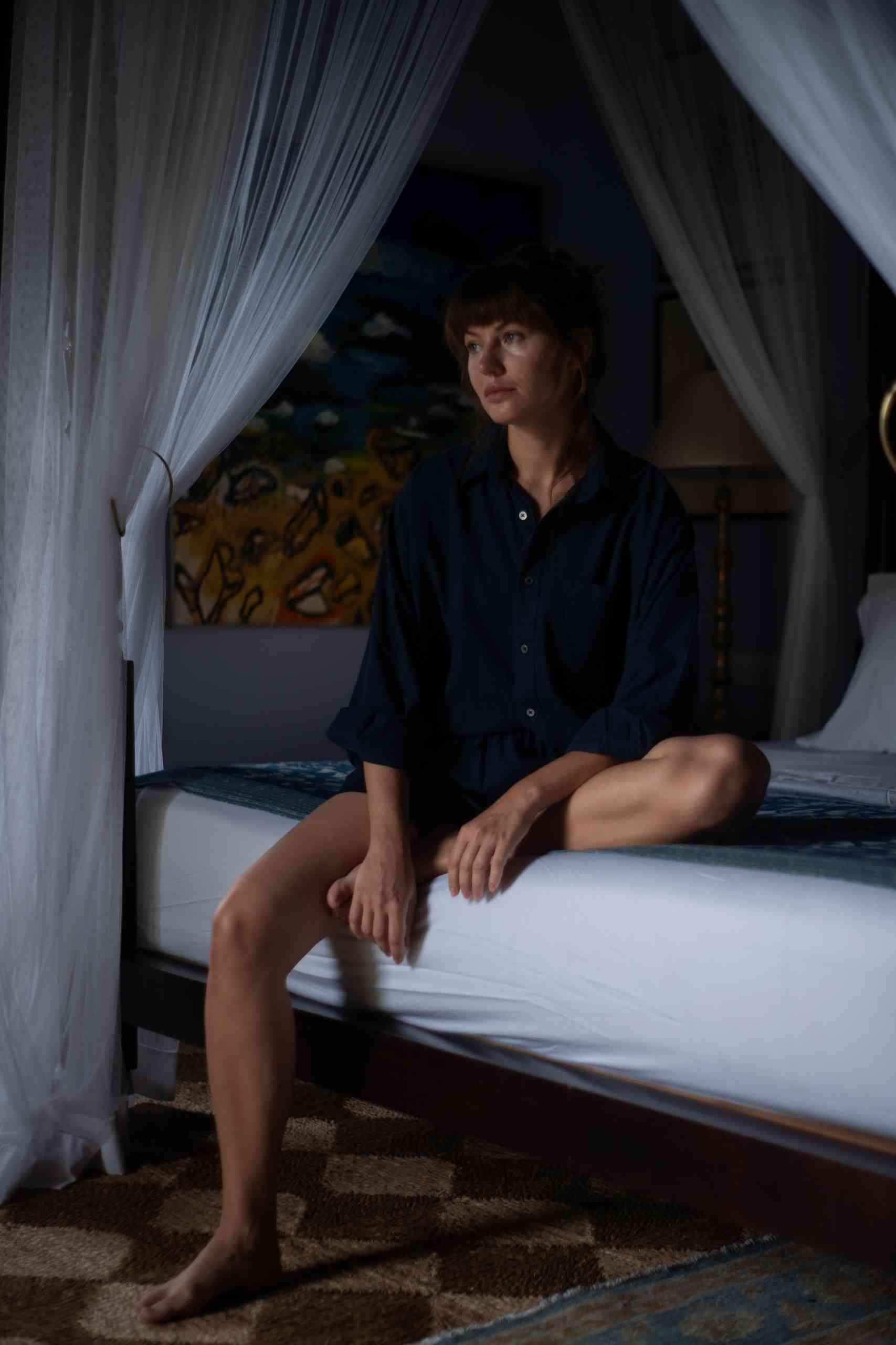 Linen Shorts Navy - Image 2