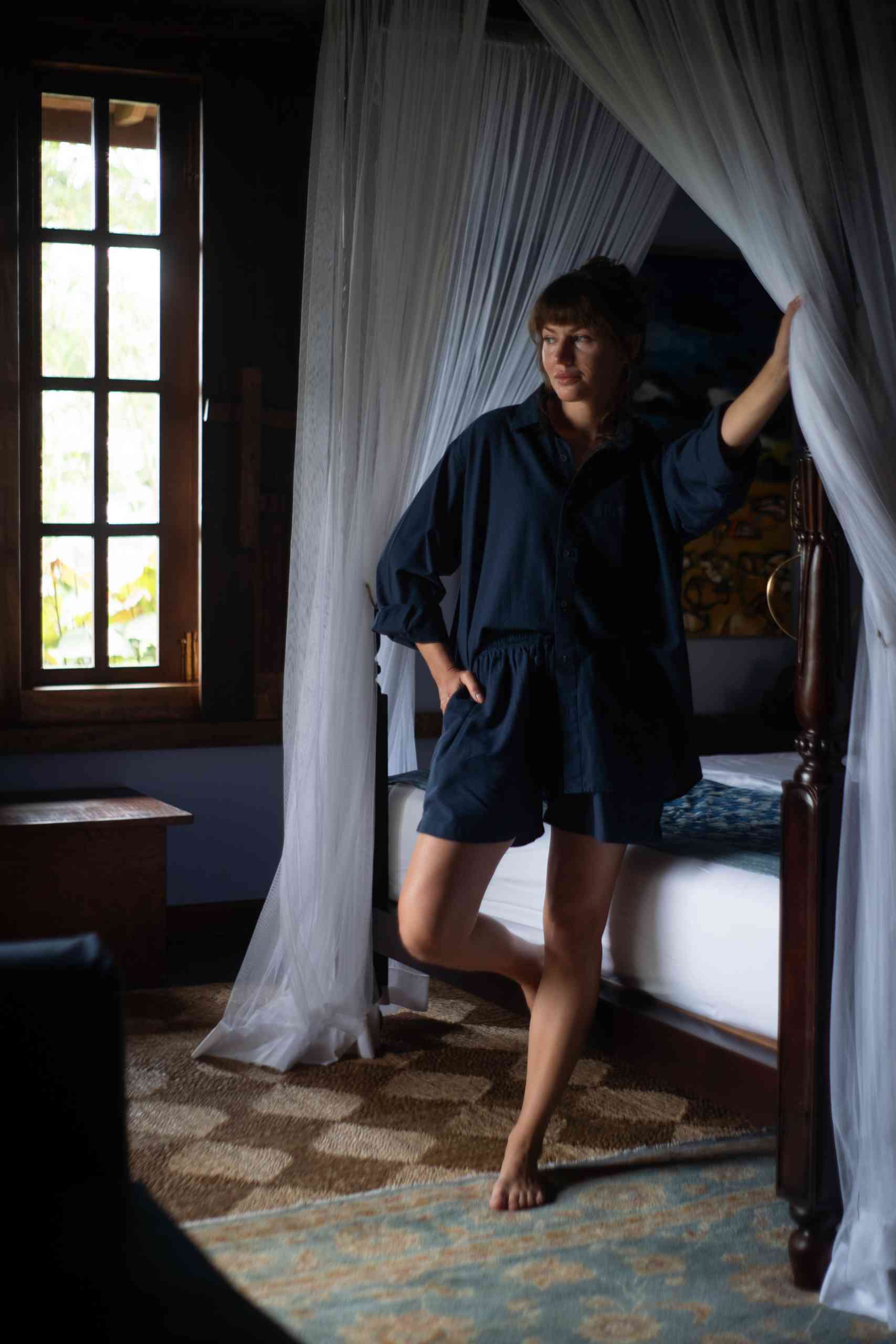 Linen Shorts Navy - Image 3