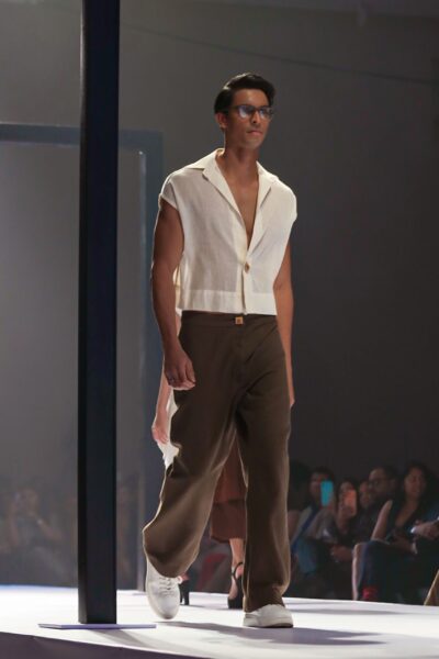 Seethrough Sleeveless Shirt Crop