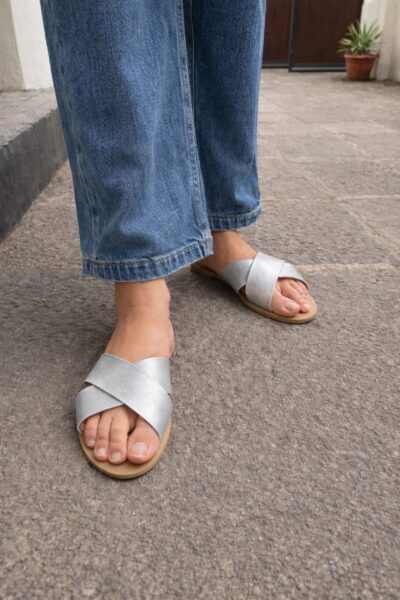 Lev Cross Slider Matte Silver