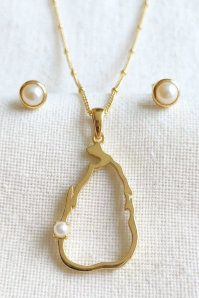 June Pearls Pendant & Studs