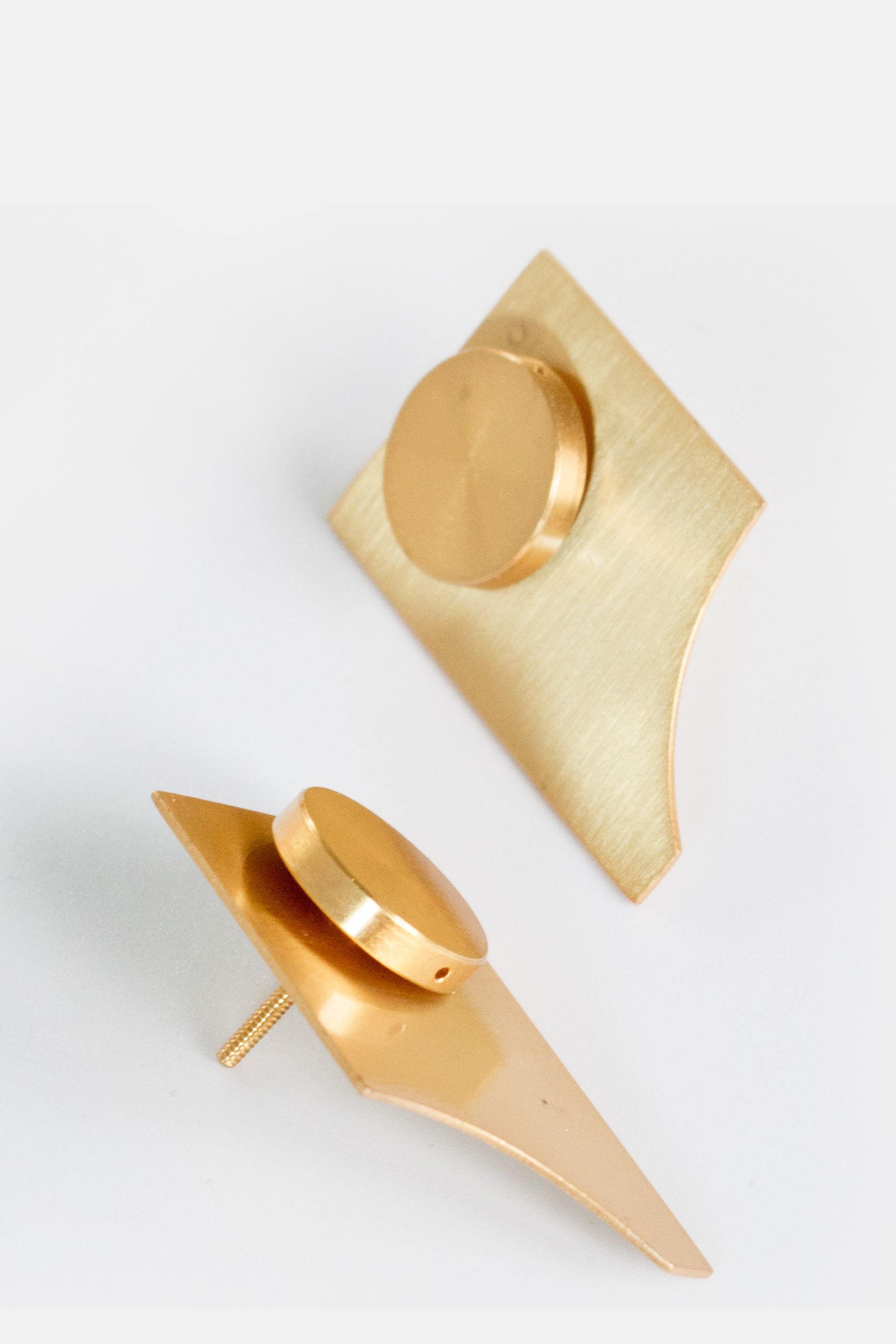 A Sǫuare & A Cut Out
