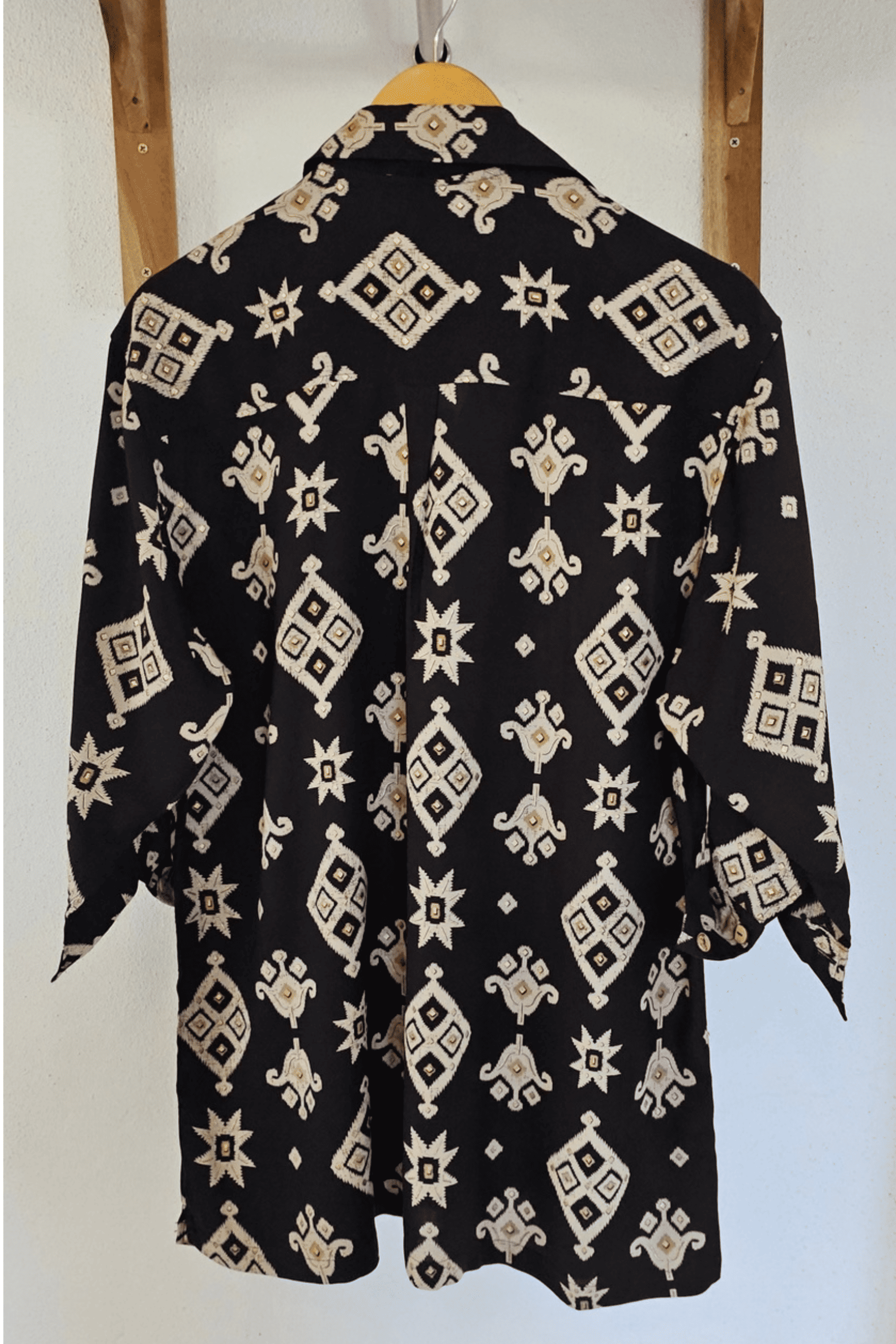 Manu Shirt 3/4 sleeves Black Gold - Image 3