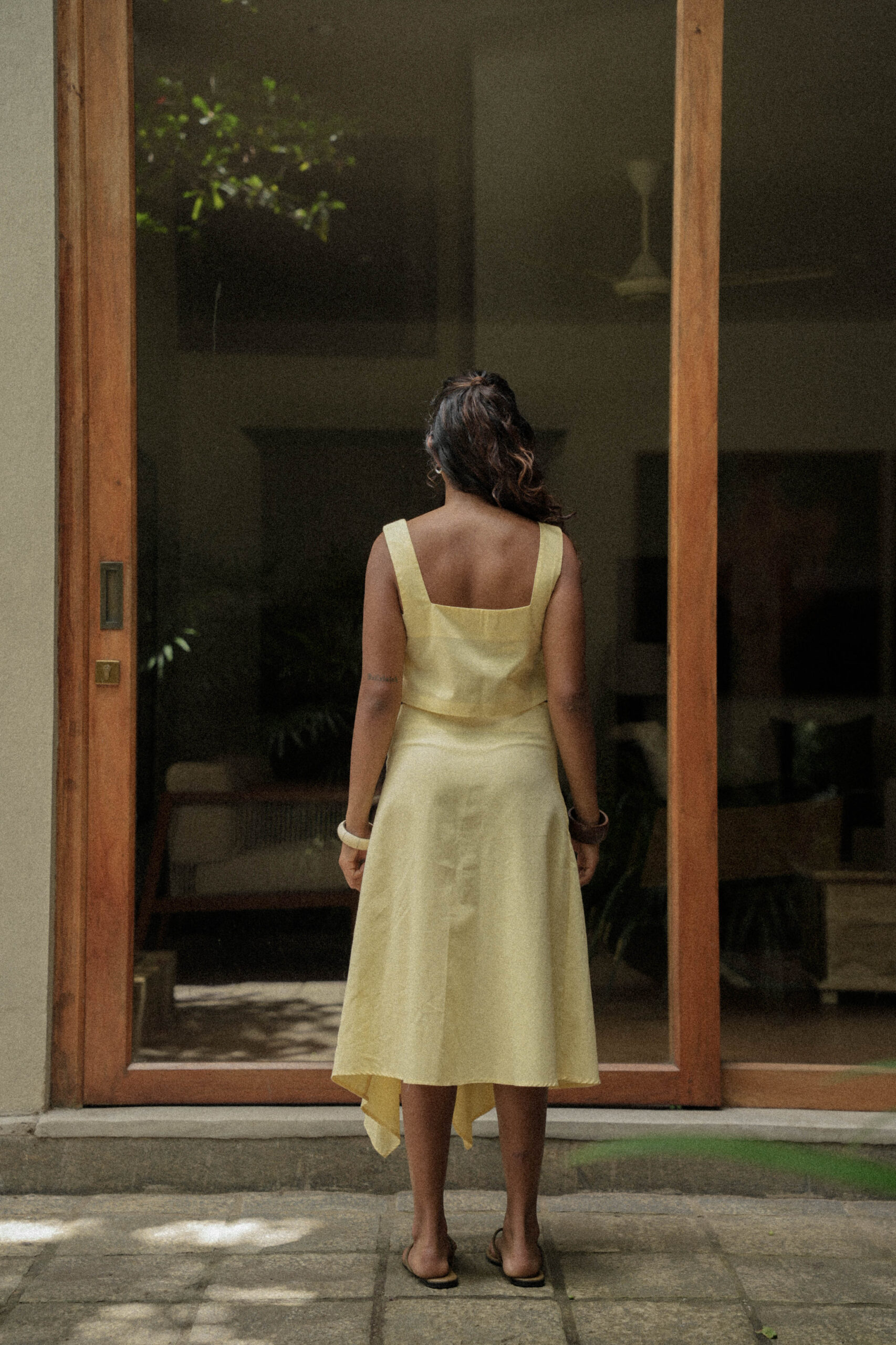 Suki Linen Crop Top - Image 2