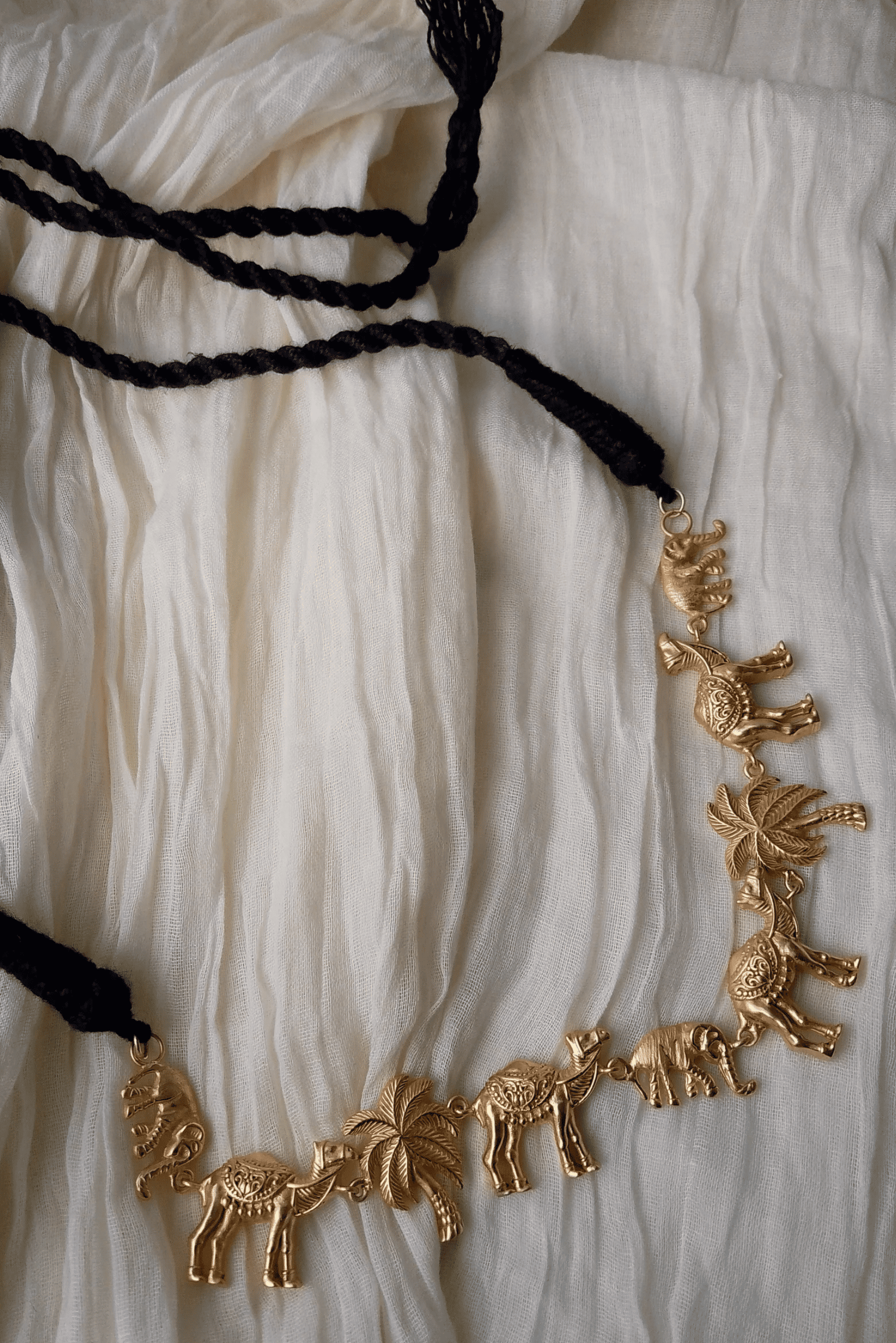 Dune Chocker Necklace - Image 2
