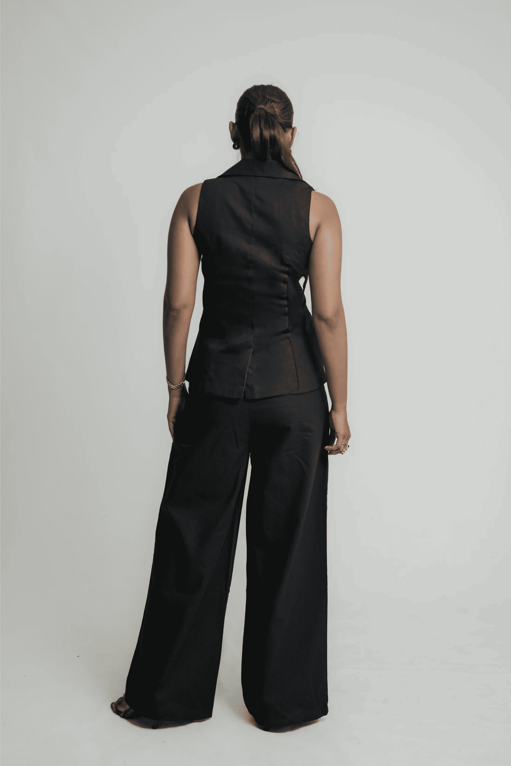 Chatham Vest - Black - Image 2