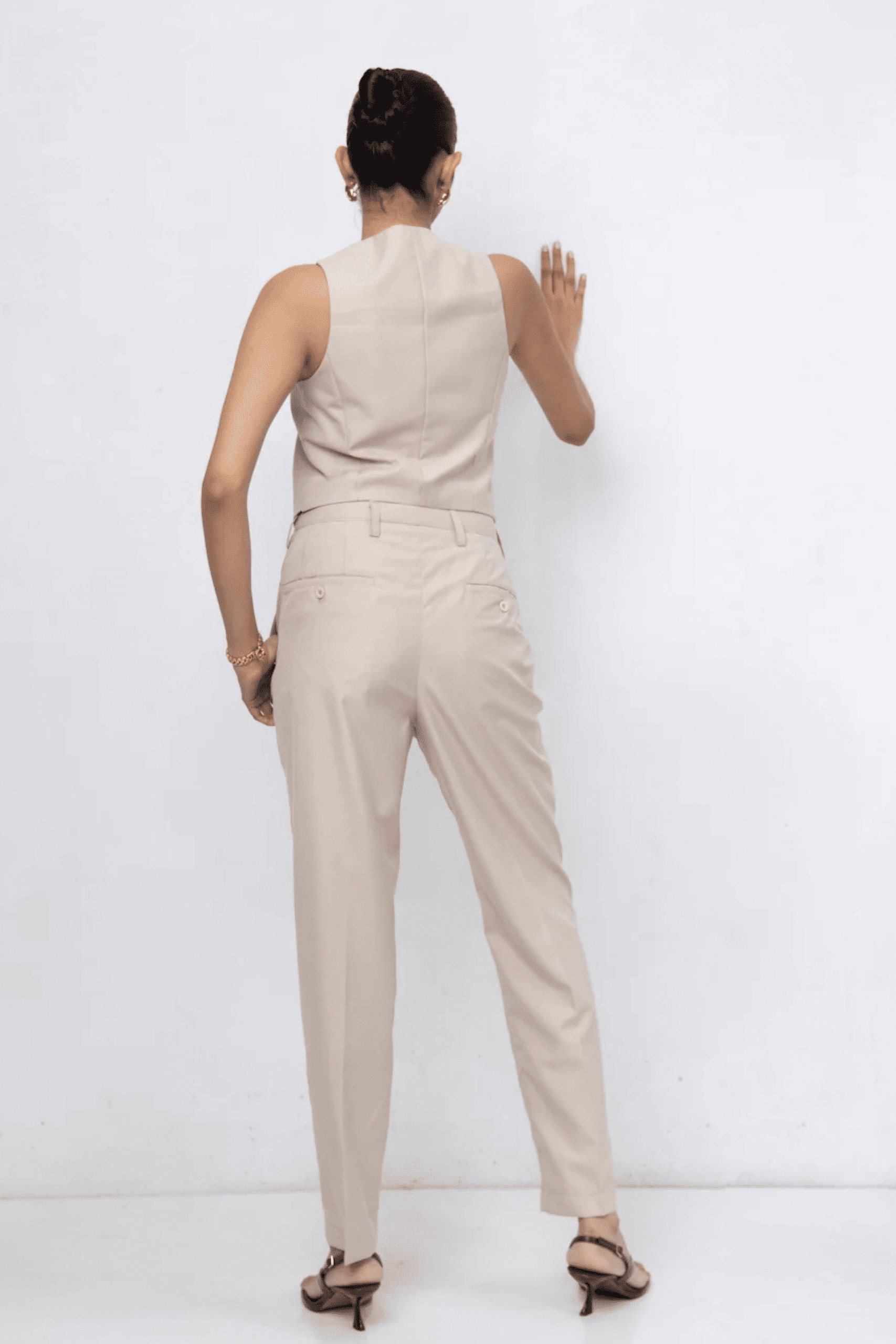 Kiyara (Waistcoat) Beige - Image 2